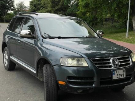 Фольксваген Туарег 2003 в Вышгороде на Automoto.ua Серый Фольксваген Туарег, объемом двигателя 3.2 л и пробегом 330 тыс. км за 5800 $, фото 1 на Automoto.ua