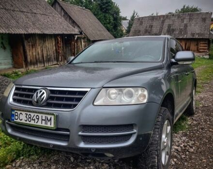 Серый Фольксваген Туарег, объемом двигателя 2.5 л и пробегом 240 тыс. км за 7950 $, фото 1 на Automoto.ua