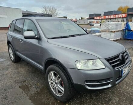 Серый Фольксваген Туарег, объемом двигателя 2.5 л и пробегом 296 тыс. км за 2600 $, фото 1 на Automoto.ua