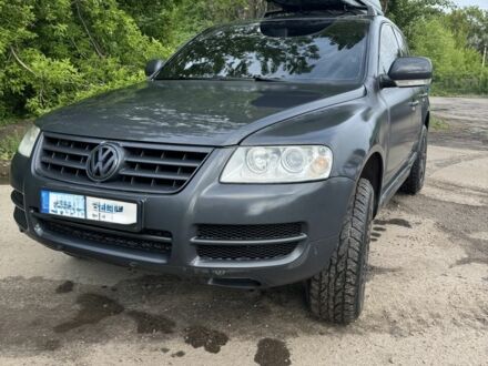 Фольксваген Туарег 2004 в Сумах на Automoto.ua Серый Фольксваген Туарег, объемом двигателя 2.5 л и пробегом 3 тыс. км за 5700 $, фото 1 на Automoto.ua