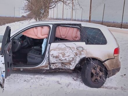 Сірий Фольксваген Туарег, об'ємом двигуна 2.5 л та пробігом 3 тис. км за 2000 $, фото 1 на Automoto.ua