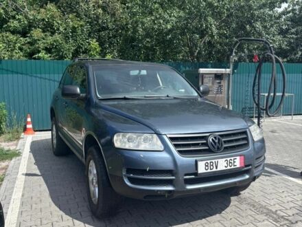 Фольксваген Туарег 2004 в Славянске на Automoto.ua Серый Фольксваген Туарег, объемом двигателя 2.5 л и пробегом 270 тыс. км за 4650 $, фото 1 на Automoto.ua