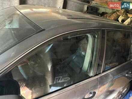 Серый Фольксваген Туарег, объемом двигателя 2.46 л и пробегом 300 тыс. км за 3500 $, фото 1 на Automoto.ua