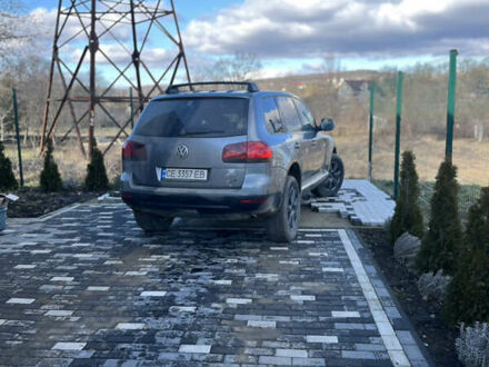Фольксваген Туарег 2004 в Черновцах на Automoto.ua Серый Фольксваген Туарег, объемом двигателя 2.5 л и пробегом 320 тыс. км за 7400 $, фото 1 на Automoto.ua