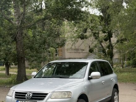 Фольксваген Туарег 2004 в Славянске на Automoto.ua Серый Фольксваген Туарег, объемом двигателя 2 л и пробегом 473 тыс. км за 3700 $, фото 1 на Automoto.ua