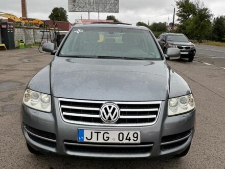 Серый Фольксваген Туарег, объемом двигателя 2.5 л и пробегом 340 тыс. км за 5000 $, фото 1 на Automoto.ua