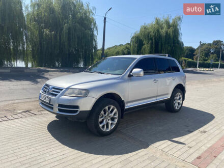 Фольксваген Туарег 2005 в Тростянце на Automoto.ua Серый Фольксваген Туарег, объемом двигателя 2.5 л и пробегом 300 тыс. км за 7300 $, фото 1 на Automoto.ua
