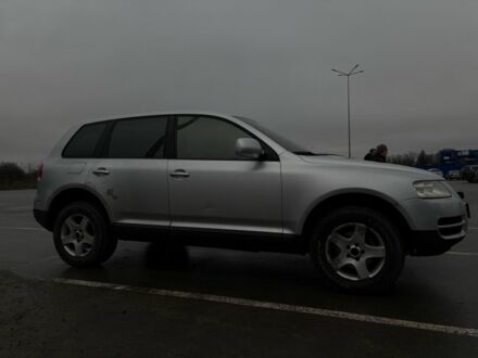 Серый Фольксваген Туарег, объемом двигателя 2.5 л и пробегом 350 тыс. км за 3200 $, фото 1 на Automoto.ua