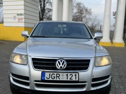 Серый Фольксваген Туарег, объемом двигателя 0 л и пробегом 200 тыс. км за 3600 $, фото 1 на Automoto.ua