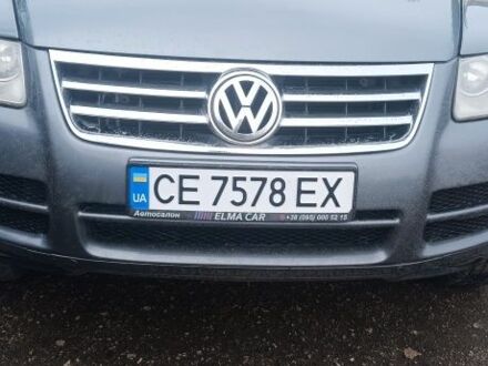 Сірий Фольксваген Туарег, об'ємом двигуна 2.5 л та пробігом 200 тис. км за 7500 $, фото 1 на Automoto.ua