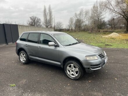 Сірий Фольксваген Туарег, об'ємом двигуна 2.5 л та пробігом 320 тис. км за 4500 $, фото 1 на Automoto.ua