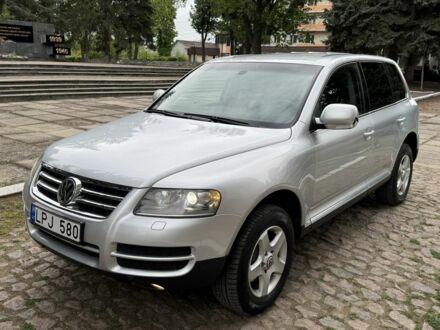 Фольксваген Туарег 2006 у Тульчине на Automoto.ua Сірий Фольксваген Туарег, об'ємом двигуна 3 л та пробігом 320 тис. км за 4500 $, фото 1 на Automoto.ua