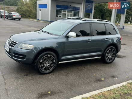 Фольксваген Туарег 2006 у Черкасах на Automoto.ua Сірий Фольксваген Туарег, об'ємом двигуна 2.97 л та пробігом 292 тис. км за 10900 $, фото 1 на Automoto.ua