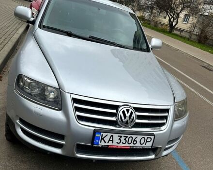 Сірий Фольксваген Туарег, об'ємом двигуна 3.2 л та пробігом 327 тис. км за 9500 $, фото 1 на Automoto.ua