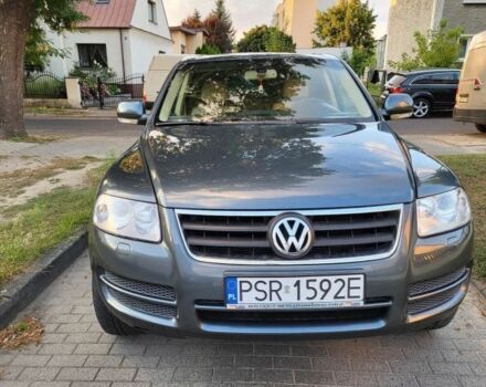 Серый Фольксваген Туарег, объемом двигателя 2.5 л и пробегом 260 тыс. км за 2800 $, фото 1 на Automoto.ua