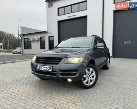 Серый Фольксваген Туарег, объемом двигателя 3 л и пробегом 390 тыс. км за 8700 $, фото 1 на Automoto.ua