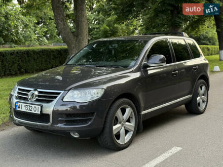 Фольксваген Туарег 2007 в Белой Церкве на Automoto.ua Серый Фольксваген Туарег, объемом двигателя 3 л и пробегом 240 тыс. км за 9800 $, фото 1 на Automoto.ua