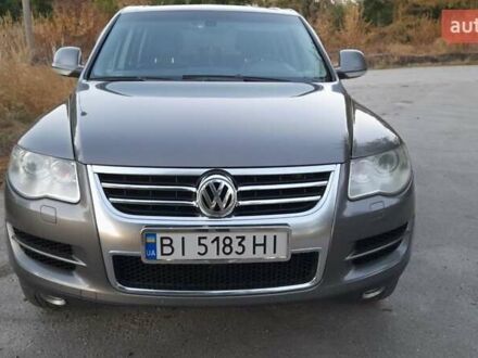 Фольксваген Туарег 2007 у Светловдске на Automoto.ua Сірий Фольксваген Туарег, об'ємом двигуна 3.58 л та пробігом 192 тис. км за 11500 $, фото 1 на Automoto.ua
