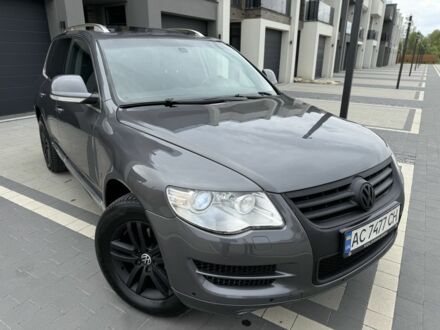 Фольксваген Туарег 2007 у Ковель на Automoto.ua Сірий Фольксваген Туарег, об'ємом двигуна 3 л та пробігом 277 тис. км за 8700 $, фото 1 на Automoto.ua