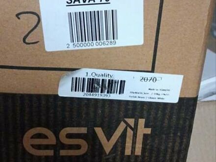 Серый Фольксваген Туарег, объемом двигателя 2.5 л и пробегом 270 тыс. км за 9900 $, фото 1 на Automoto.ua