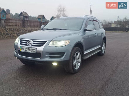 Фольксваген Туарег 2007 у Рівному на Automoto.ua Сірий Фольксваген Туарег, об'ємом двигуна 3 л та пробігом 351 тис. км за 12000 $, фото 1 на Automoto.ua