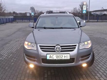 Сірий Фольксваген Туарег, об'ємом двигуна 2.97 л та пробігом 396 тис. км за 9999 $, фото 1 на Automoto.ua