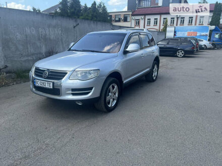 Сірий Фольксваген Туарег, об'ємом двигуна 3 л та пробігом 230 тис. км за 13500 $, фото 1 на Automoto.ua