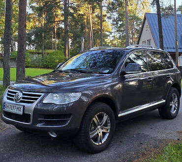Фольксваген Туарег 2007 в Ватутино на Automoto.ua Серый Фольксваген Туарег, объемом двигателя 3 л и пробегом 290 тыс. км за 9000 $, фото 1 на Automoto.ua