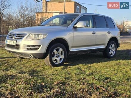 Сірий Фольксваген Туарег, об'ємом двигуна 2.46 л та пробігом 305 тис. км за 8800 $, фото 1 на Automoto.ua