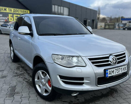 Серый Фольксваген Туарег, объемом двигателя 2.97 л и пробегом 255 тыс. км за 11500 $, фото 1 на Automoto.ua