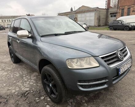 Серый Фольксваген Туарег, объемом двигателя 2.5 л и пробегом 248 тыс. км за 4300 $, фото 1 на Automoto.ua