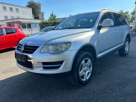 Сірий Фольксваген Туарег, об'ємом двигуна 3 л та пробігом 287 тис. км за 3321 $, фото 1 на Automoto.ua