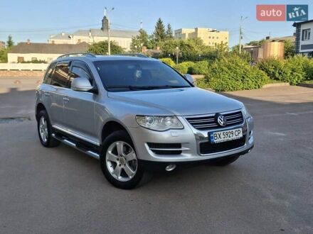 Фольксваген Туарег 2008 у Бердичеве на Automoto.ua Сірий Фольксваген Туарег, об'ємом двигуна 2.99 л та пробігом 241 тис. км за 9999 $, фото 1 на Automoto.ua