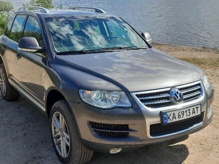 Фольксваген Туарег 2008 в Малине на Automoto.ua Серый Фольксваген Туарег, объемом двигателя 3 л и пробегом 270 тыс. км за 10500 $, фото 1 на Automoto.ua