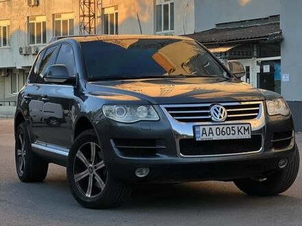 Фольксваген Туарег 2008 у Києві на Automoto.ua Сірий Фольксваген Туарег, об'ємом двигуна 3 л та пробігом 284 тис. км за 11900 $, фото 1 на Automoto.ua