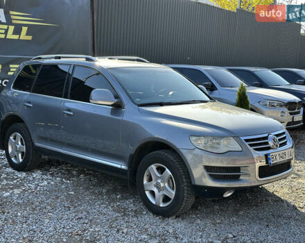 Серый Фольксваген Туарег, объемом двигателя 3 л и пробегом 224 тыс. км за 11500 $, фото 1 на Automoto.ua