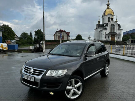 Фольксваген Туарег 2008 у Бучаче на Automoto.ua Сірий Фольксваген Туарег, об'ємом двигуна 2.97 л та пробігом 271 тис. км за 11700 $, фото 1 на Automoto.ua