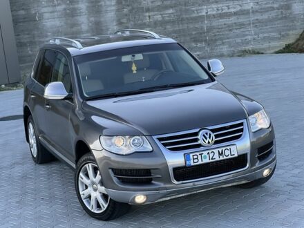 Фольксваген Туарег 2009 у Чернівцях на Automoto.ua Сірий Фольксваген Туарег, об'ємом двигуна 3 л та пробігом 230 тис. км за 6650 $, фото 1 на Automoto.ua