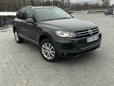 Серый Фольксваген Туарег, объемом двигателя 2.97 л и пробегом 212 тыс. км за 19900 $, фото 1 на Automoto.ua