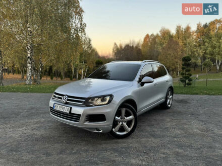Фольксваген Туарег 2010 в Хмельницком на Automoto.ua Серый Фольксваген Туарег, объемом двигателя 2.97 л и пробегом 317 тыс. км за 15500 $, фото 1 на Automoto.ua