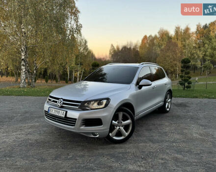 Фольксваген Туарег 2010 в Хмельницком на Automoto.ua Серый Фольксваген Туарег, объемом двигателя 2.97 л и пробегом 317 тыс. км за 15500 $, фото 1 на Automoto.ua