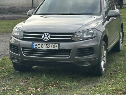 Серый Фольксваген Туарег, объемом двигателя 2.97 л и пробегом 228 тыс. км за 18700 $, фото 1 на Automoto.ua