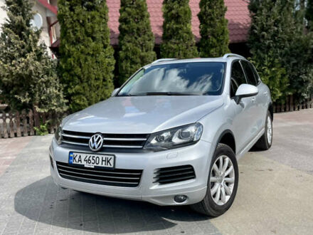 Фольксваген Туарег 2011 у Тернополі на Automoto.ua Сірий Фольксваген Туарег, об'ємом двигуна 3 л та пробігом 206 тис. км за 19300 $, фото 1 на Automoto.ua