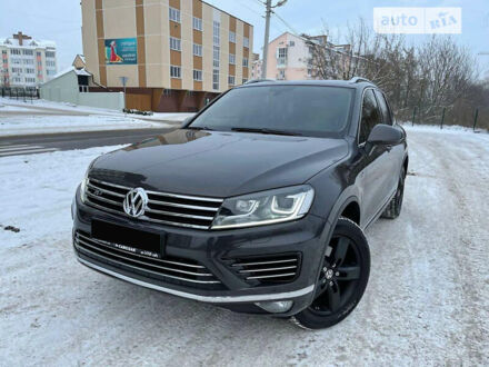 Сірий Фольксваген Туарег, об'ємом двигуна 3 л та пробігом 275 тис. км за 17400 $, фото 1 на Automoto.ua