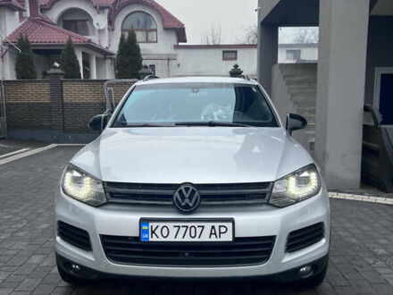 Фольксваген Туарег 2011 в Тячеве на Automoto.ua Серый Фольксваген Туарег, объемом двигателя 2.97 л и пробегом 281 тыс. км за 18000 $, фото 1 на Automoto.ua