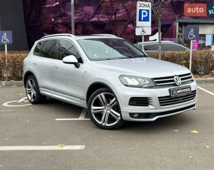 Серый Фольксваген Туарег, объемом двигателя 2.97 л и пробегом 223 тыс. км за 20490 $, фото 1 на Automoto.ua