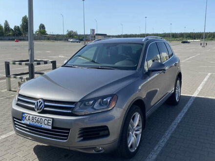 Серый Фольксваген Туарег, объемом двигателя 3 л и пробегом 290 тыс. км за 19500 $, фото 1 на Automoto.ua