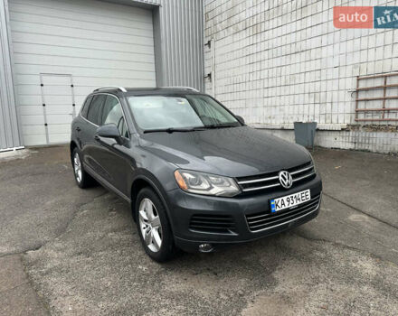 Сірий Фольксваген Туарег, об'ємом двигуна 3 л та пробігом 222 тис. км за 16500 $, фото 1 на Automoto.ua