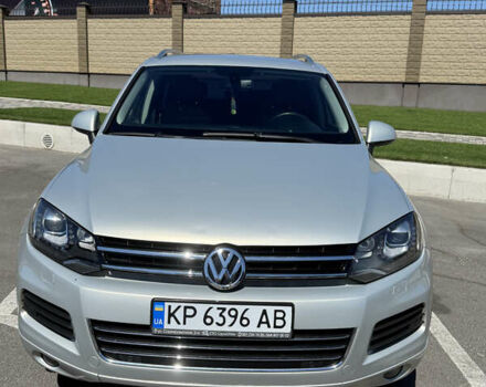 Серый Фольксваген Туарег, объемом двигателя 2.97 л и пробегом 330 тыс. км за 16500 $, фото 1 на Automoto.ua