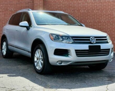 Серый Фольксваген Туарег, объемом двигателя 3.6 л и пробегом 86 тыс. км за 13000 $, фото 1 на Automoto.ua